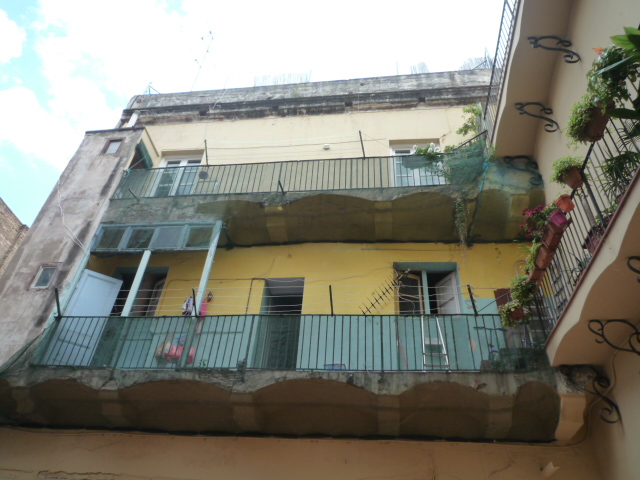 Rehabilitación de fachada posterior y de medianera de edificio plurifamiliar en el barri de Ciutat Vella, Barcelona